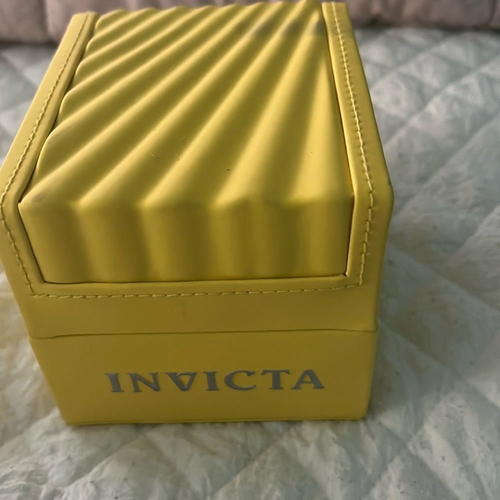 Invicta Ángel Watch. Gold with pink face